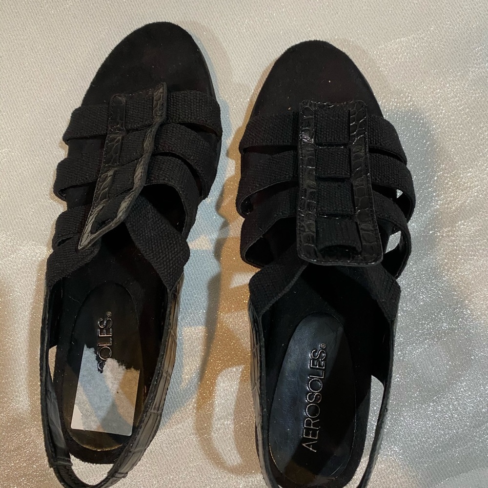 Aerosoles black slippers size 8